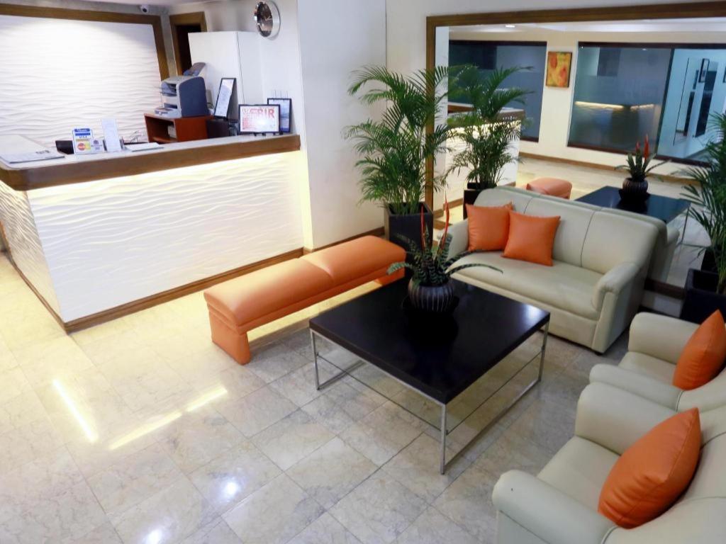เดอะ วิคเตอร์ โฮเต็ล Hotel Makati City ภายนอก รูปภาพ