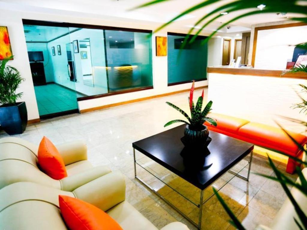 เดอะ วิคเตอร์ โฮเต็ล Hotel Makati City ภายนอก รูปภาพ
