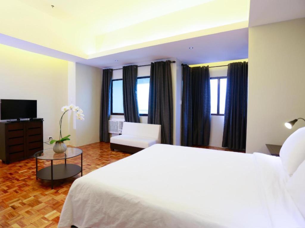 เดอะ วิคเตอร์ โฮเต็ล Hotel Makati City ภายนอก รูปภาพ